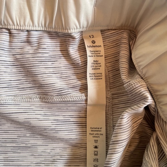 Lululemon On-the-fly Pants 12 - Picture 8 of 8